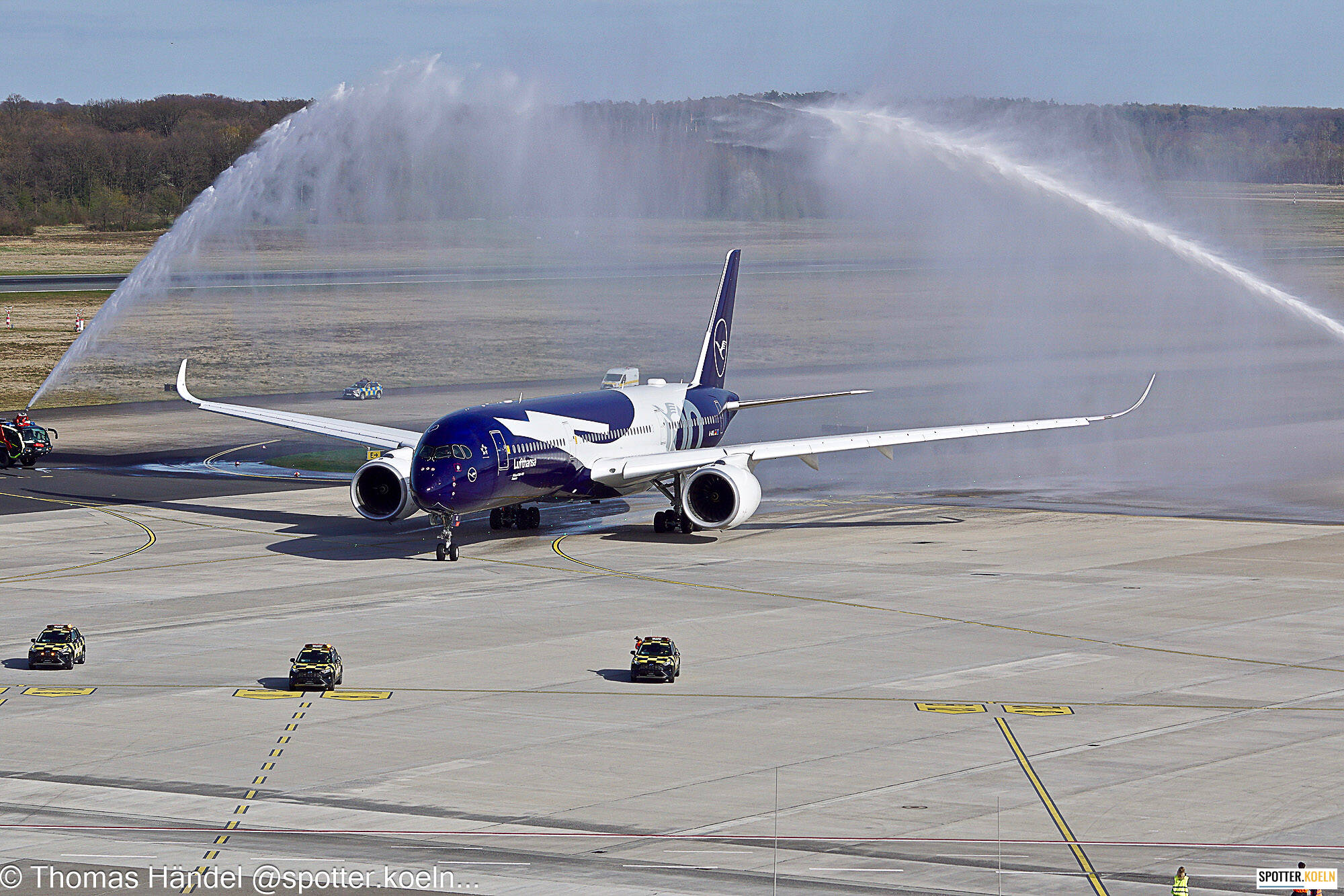 Lufthansa D-AIXL Airbus A350-941 