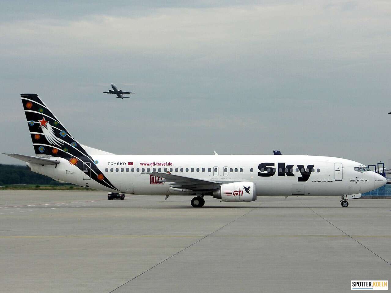 Sky B 737-400 TC-SKD
