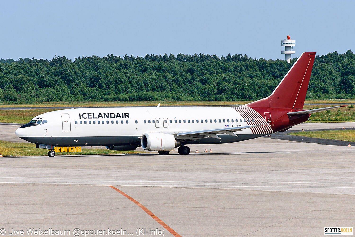 Icelandair TF-FIE B737-400 
