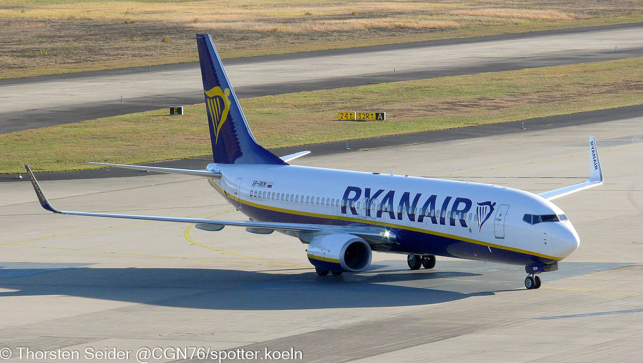 Ryanair_Sun_737-800W_SP-RKM_CologneBonn_18122020