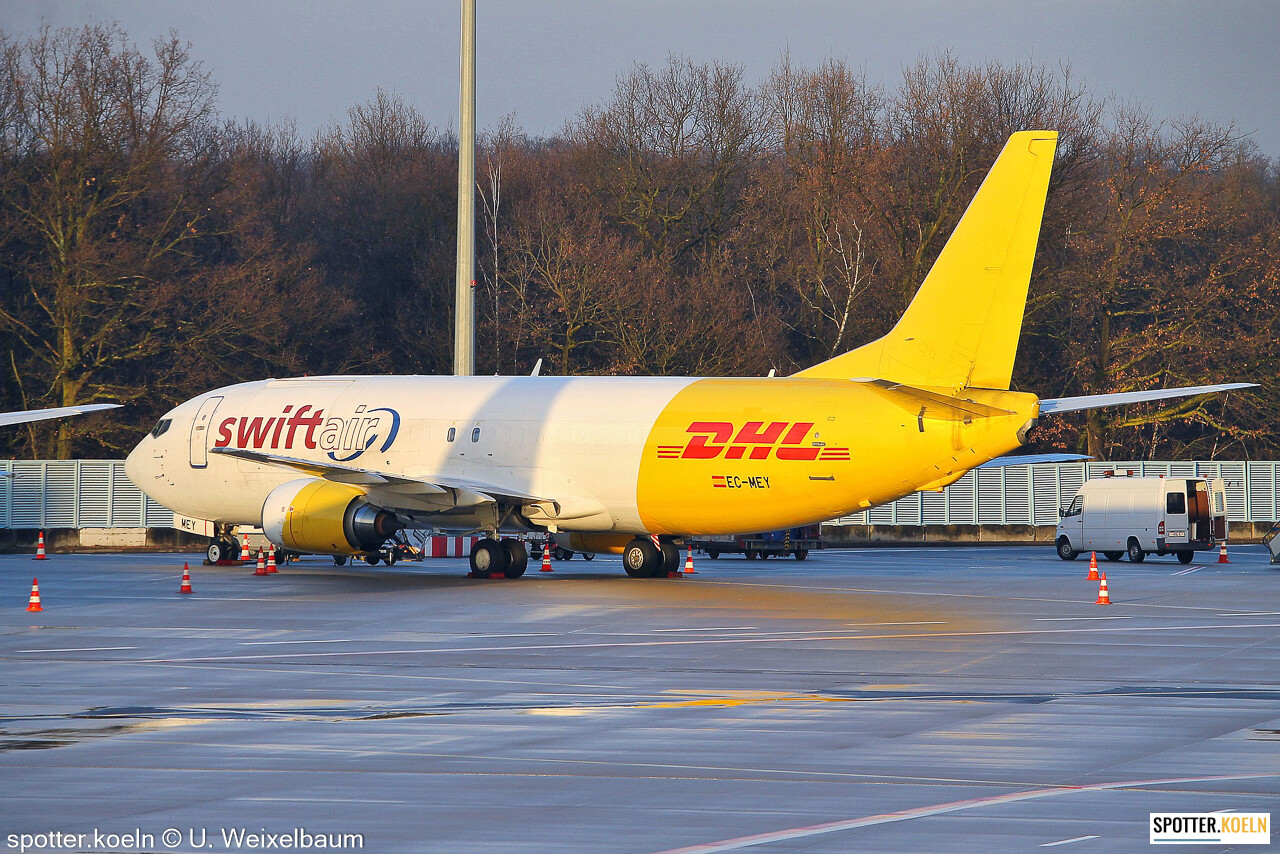 Swiftair_EC-MEY_B737-476SF_CGN_06.01.2022_U._Weixelbaum