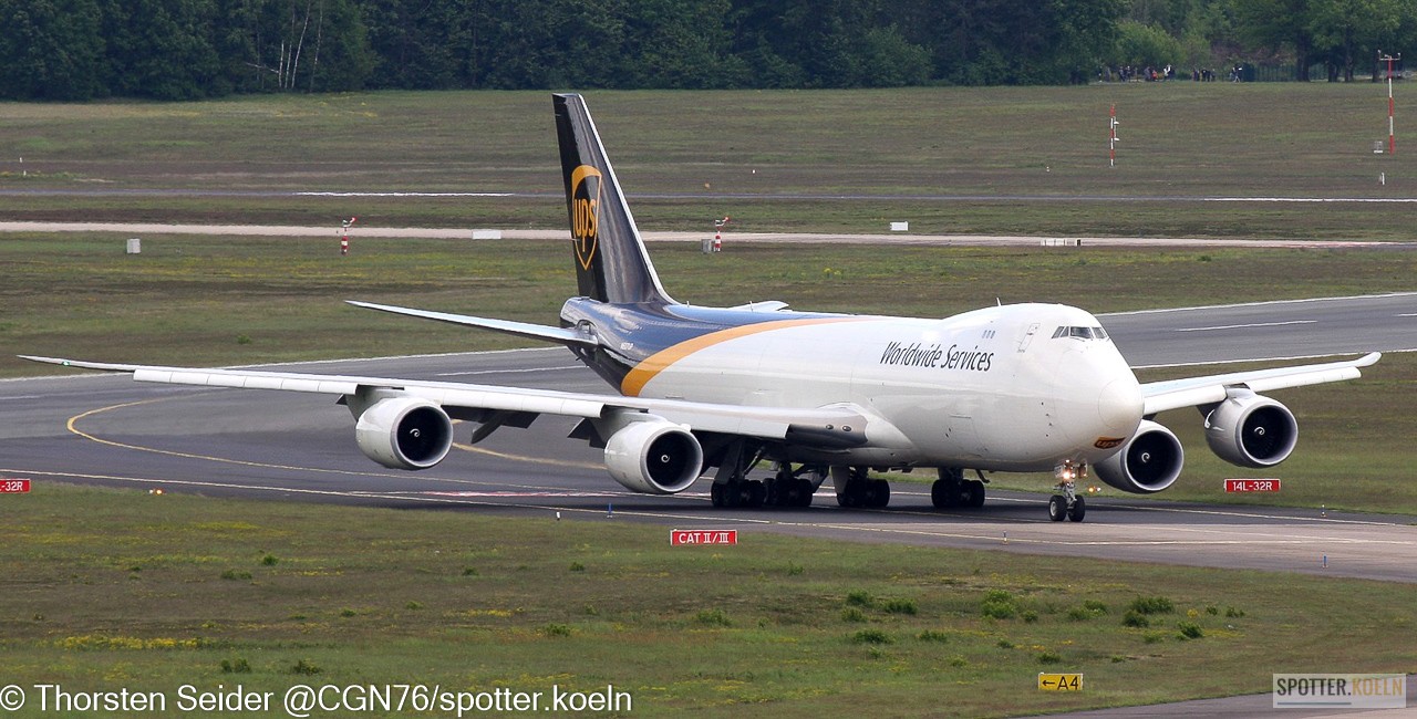 UPS 747-800 N607UP 