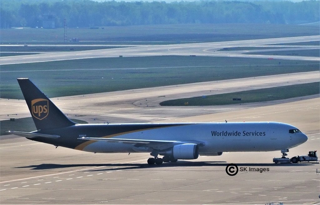 N392UP 