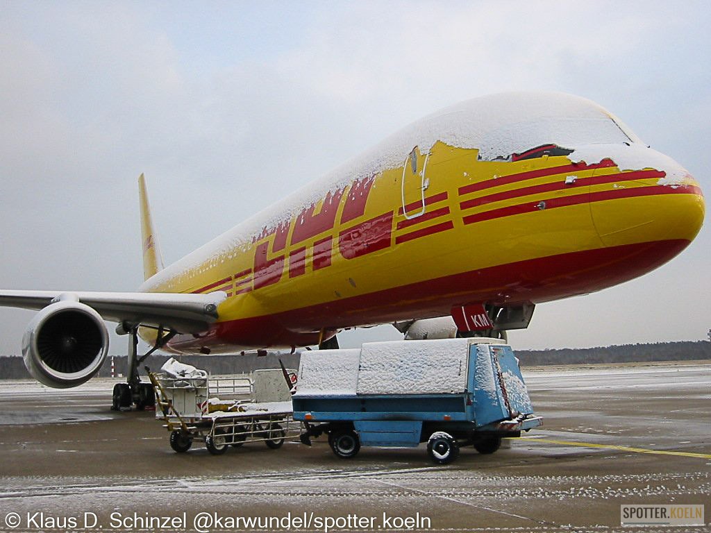 DHL_G-DHKM_Boeing_757-200F_