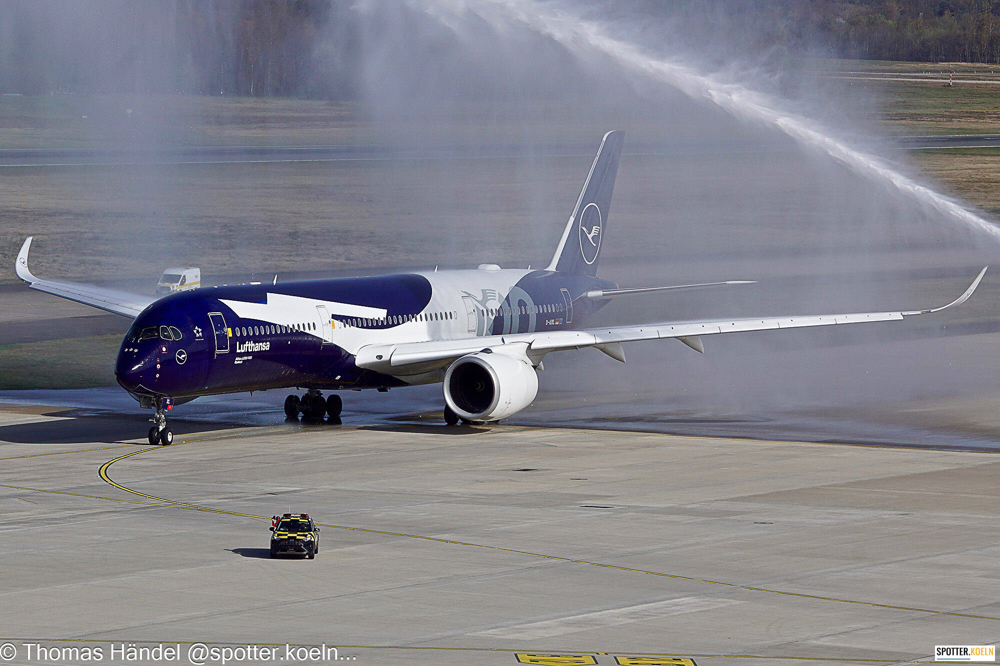 Lufthansa D-AIXL Airbus A350-941