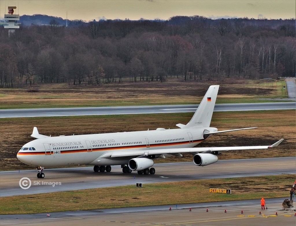 16+02 Luftwaffe (German Air Force) Airbus A340-313