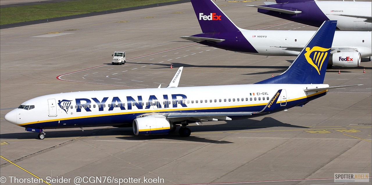 Ryanair 737-800W EI-GXL 