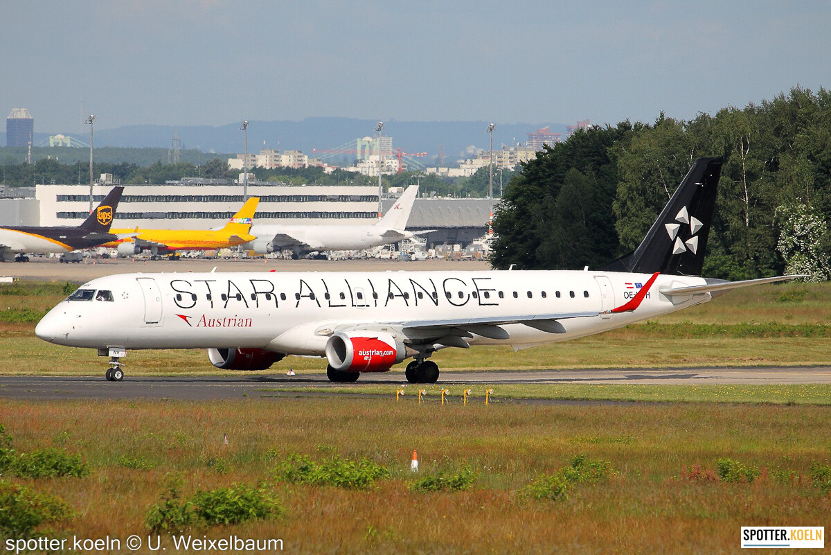 Austrian Airlines (Star Alliance) OE-LWH ERJ-195LR