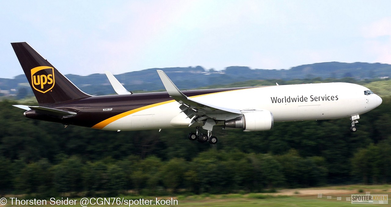 UPS 767-300W N328UP 