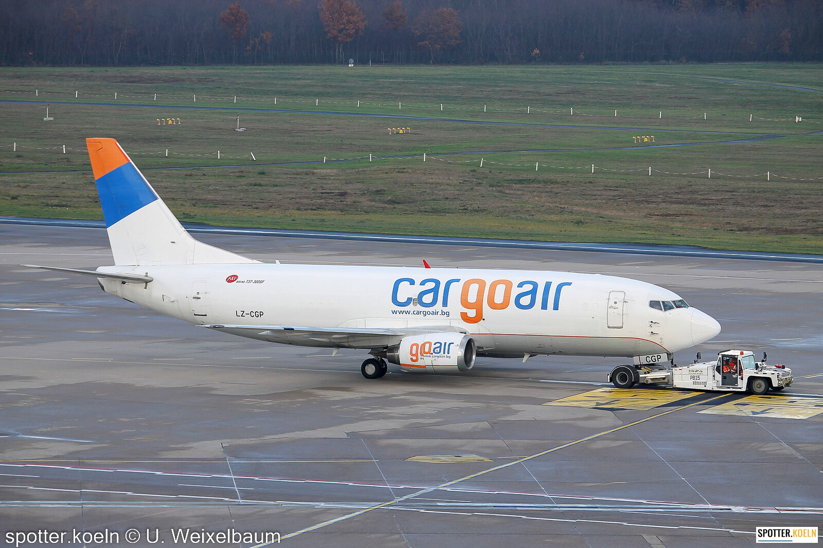 Cargoair_LZ-CGP_B737-35B_-SF-_CGN_09.12.2022_Uwe_Weixelbaum